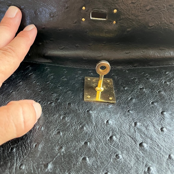 Italian Leather Purse inspired by Breakfast at Tiffany's with detachable strap. - Picture 7 of 8